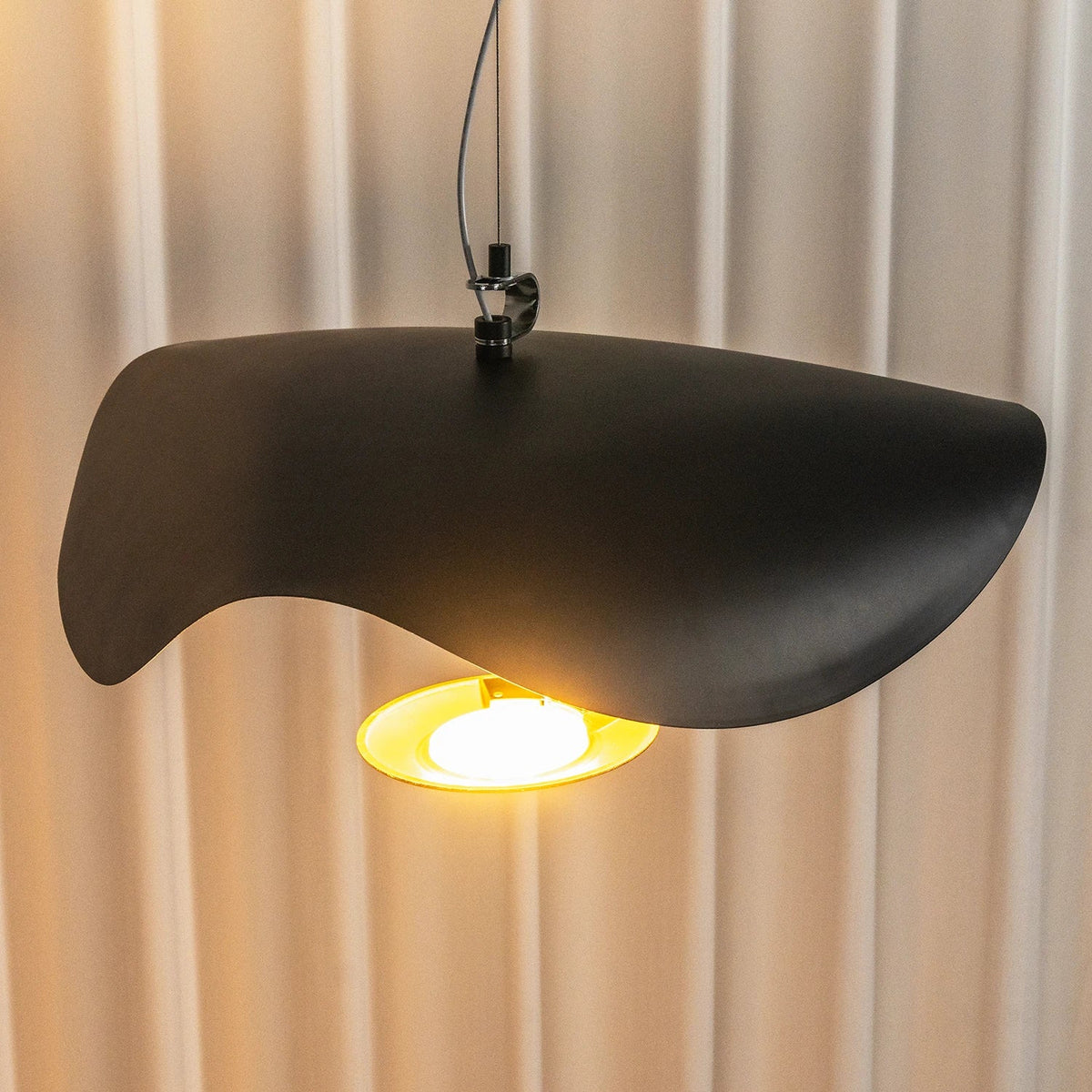Solenne Gold Leaf Wave Iron Pendant Light – Iron detail 19