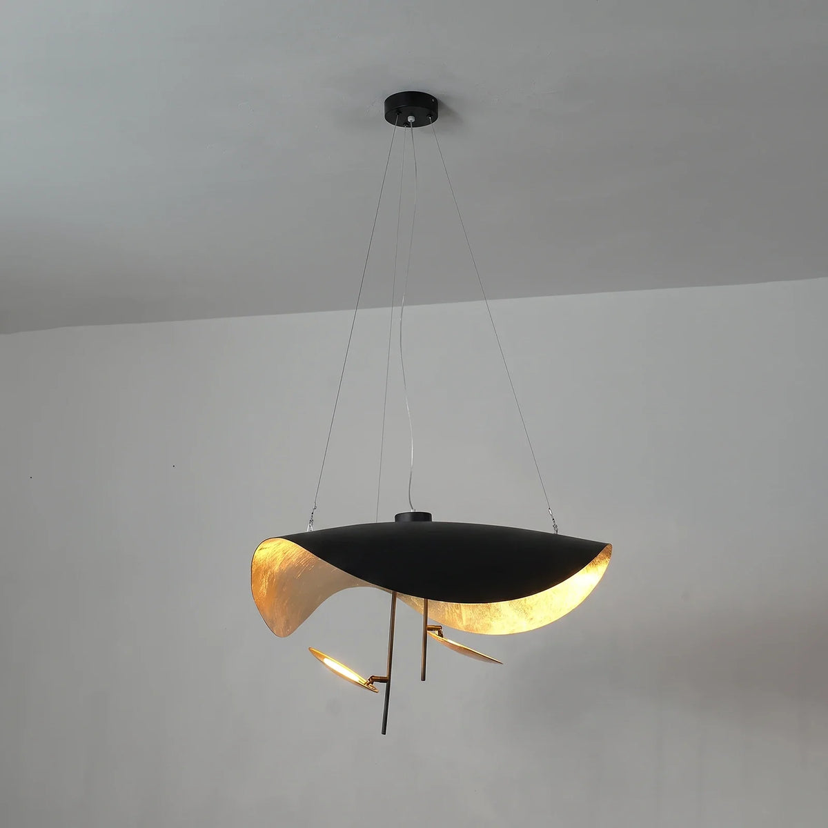 Solenne Gold Leaf Wave Iron Pendant Light – Iron detail 30