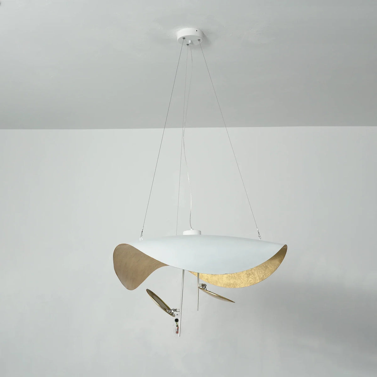 Solenne Gold Leaf Wave Iron Pendant Light – Iron detail 32