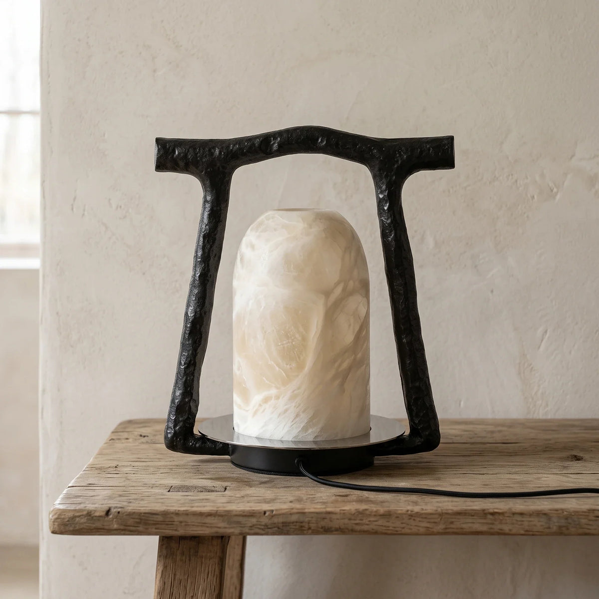 Sora Alabaster Table Lamp – Alabaster detail 10