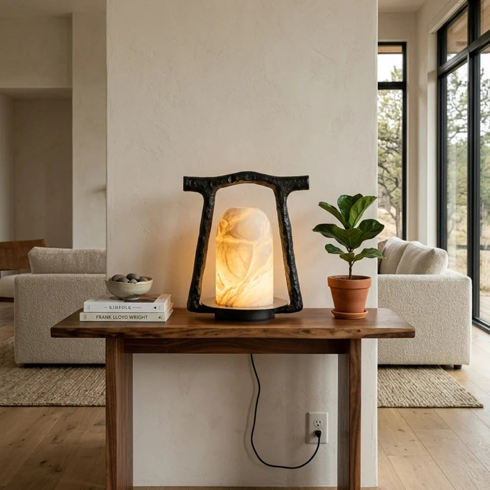 Sora Alabaster Table Lamp – Alabaster detail 2