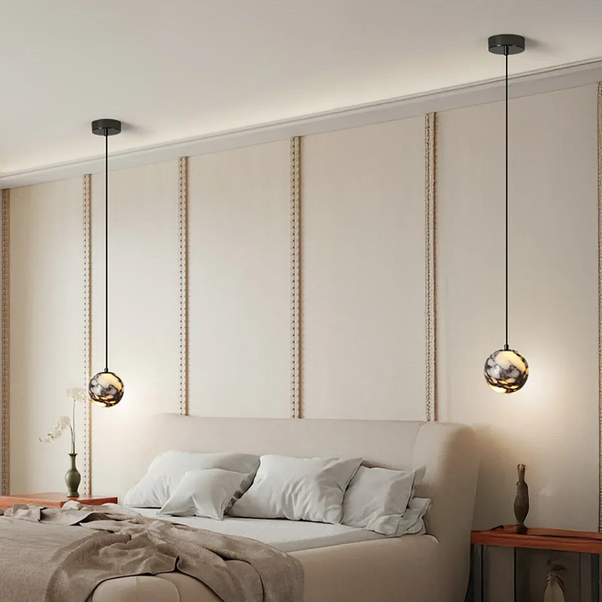 Spherical Marble Pendant Light – Marble detail 3