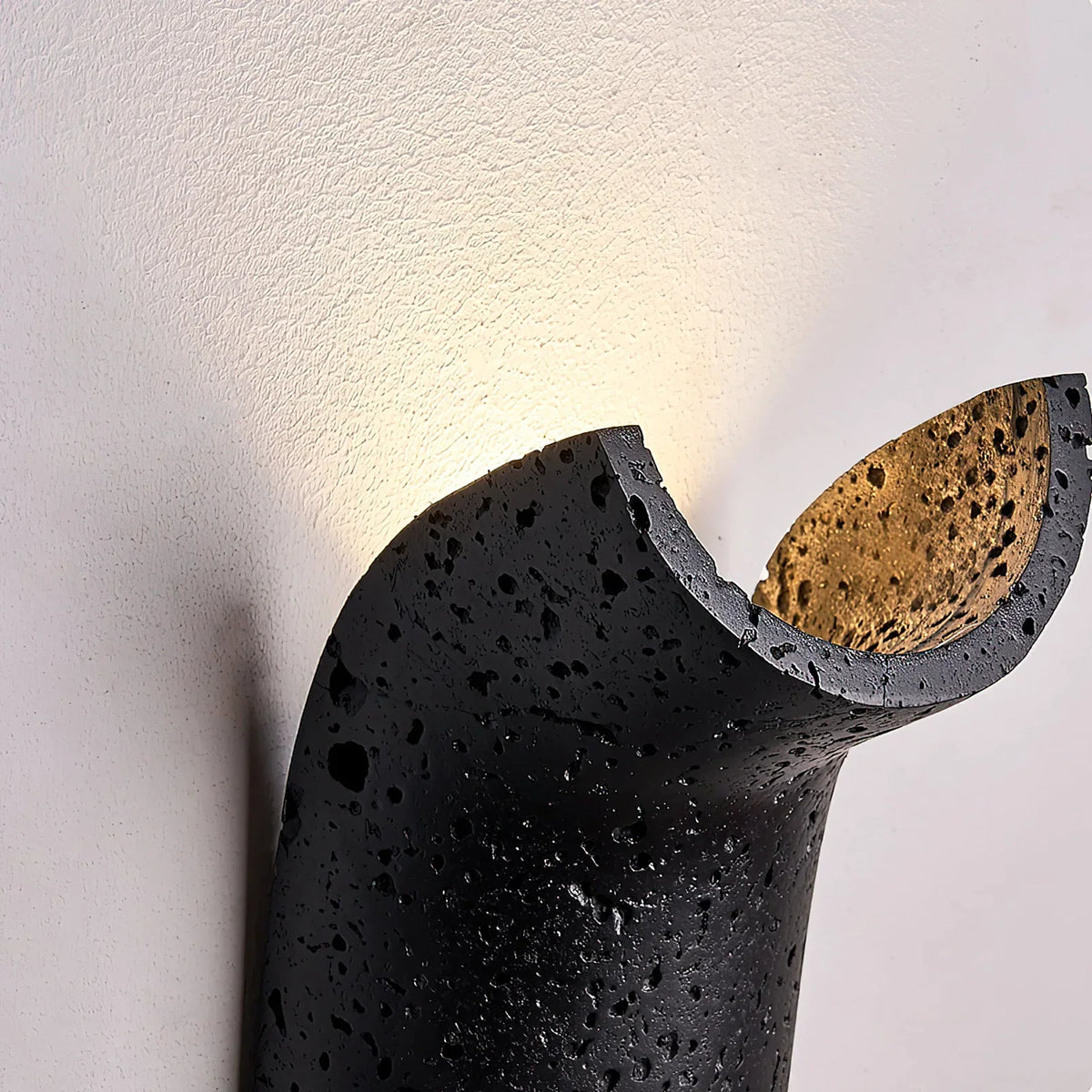 Travertine Hobart Wall Lamp – Travertine detail 9