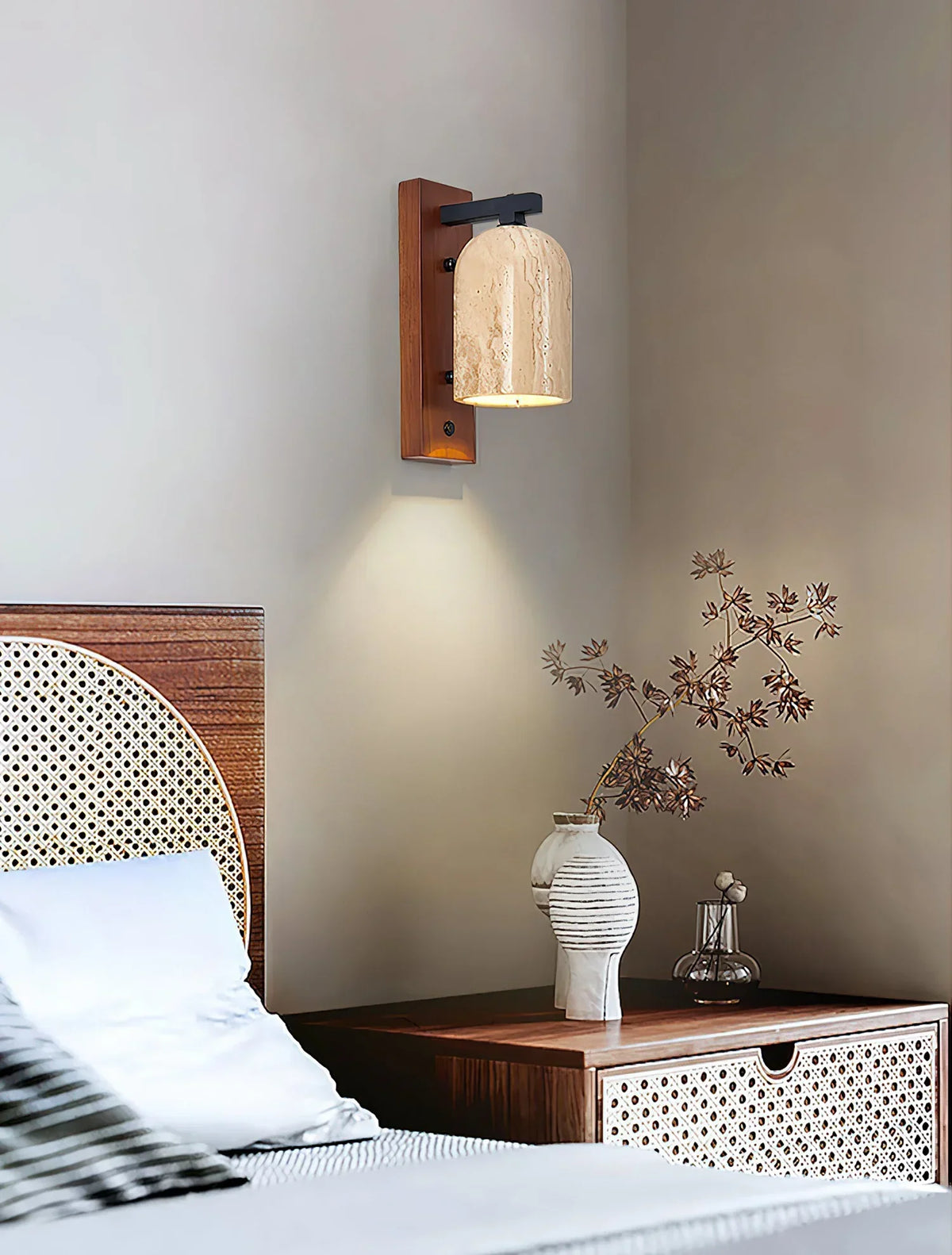 Travertine Mirabelle Wall Lamp – Travertine detail 5