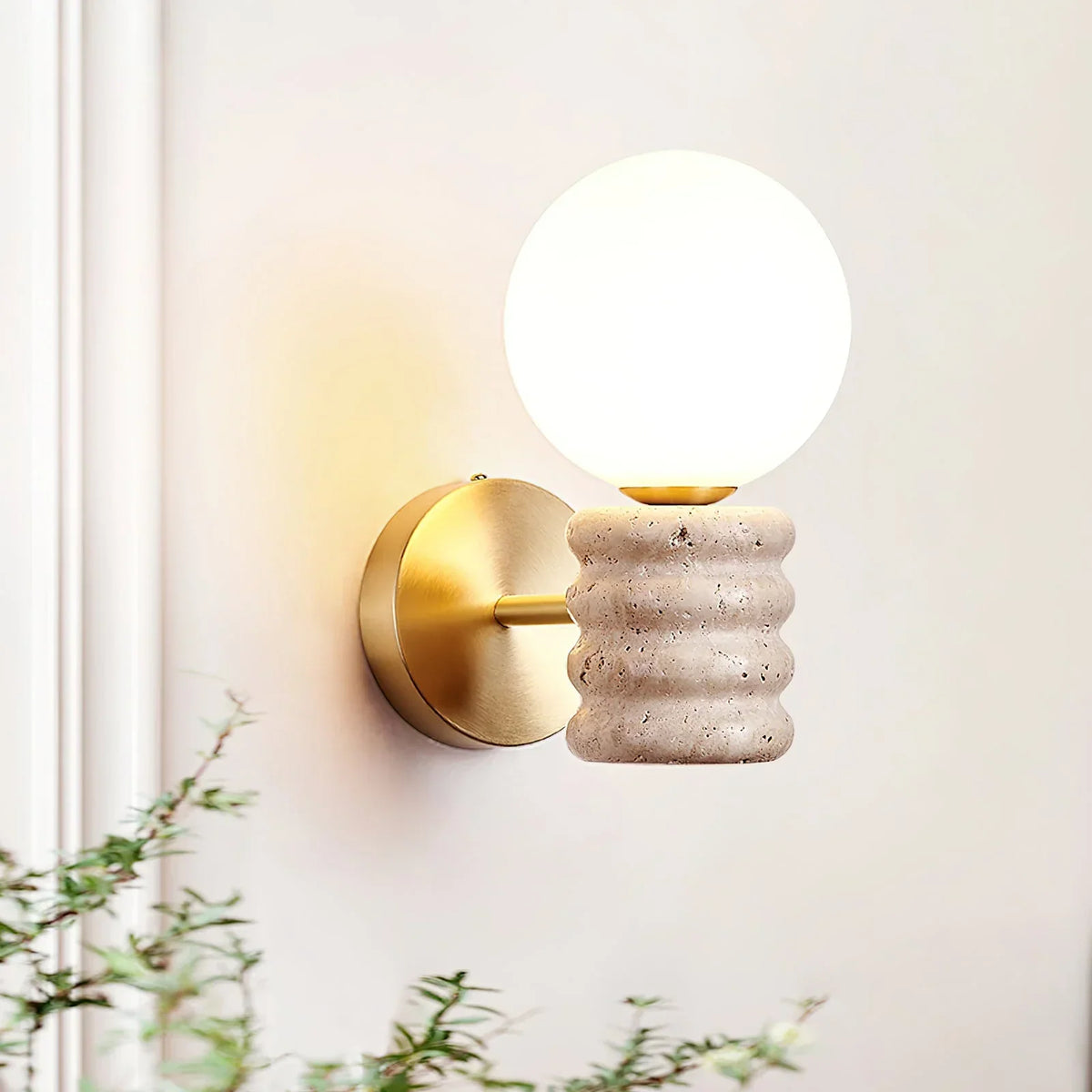 Travertine Romus Wall Lamp – Travertine detail 2