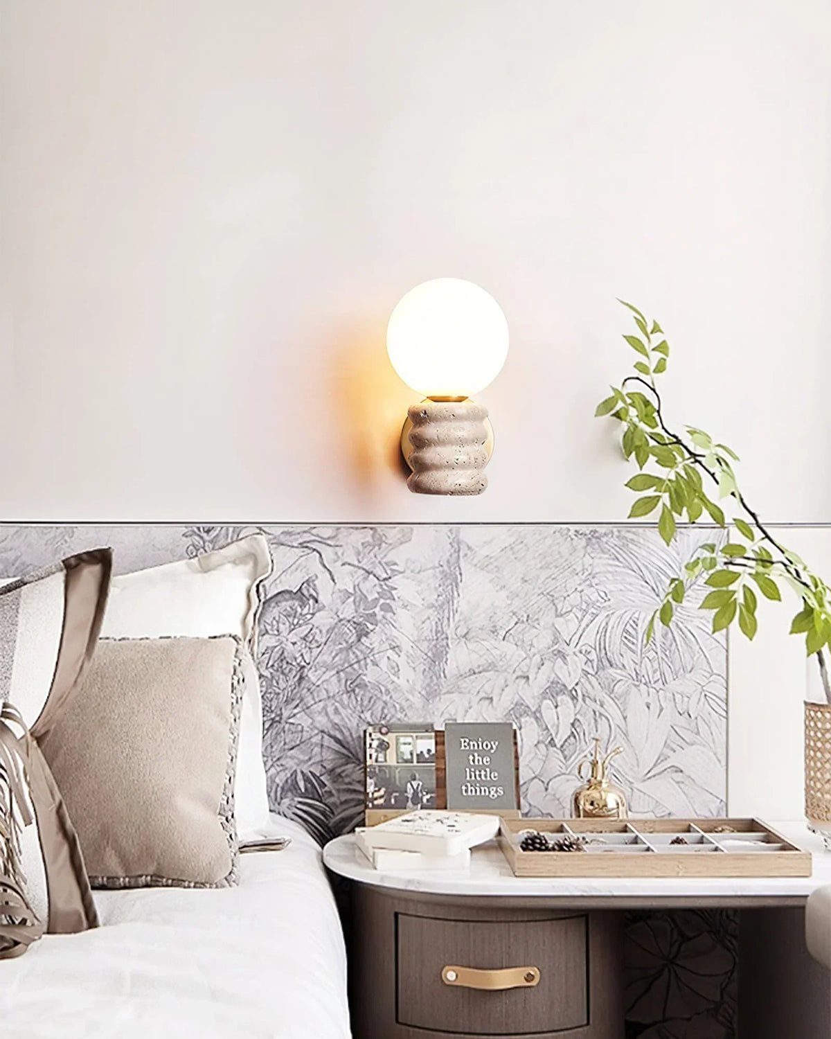 Travertine Romus Wall Lamp – Travertine detail 6