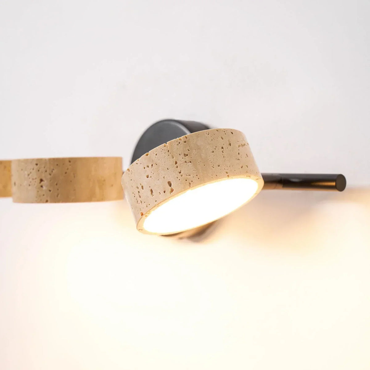 Travertine Traviso Beam Wall Sconce – Travertine detail 13