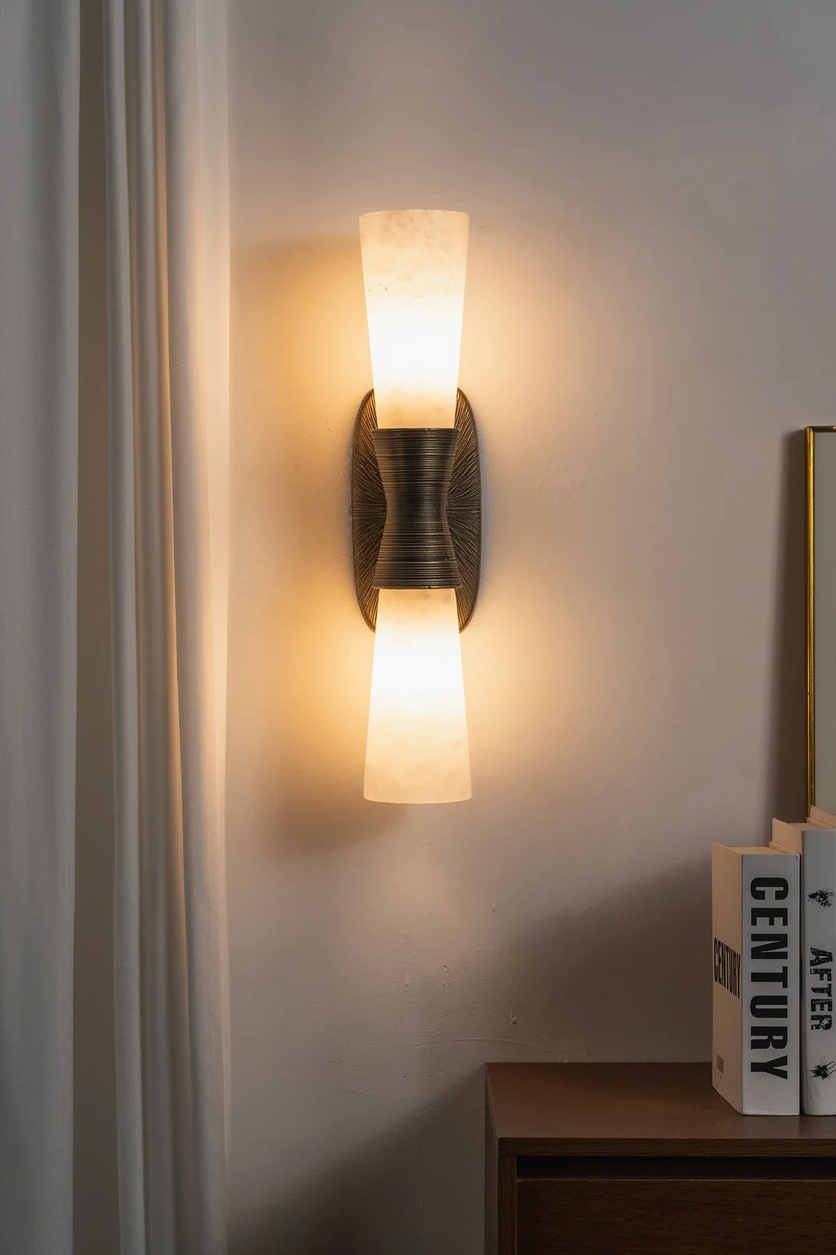 Twist Tapered Alabaster Wall Sconce – Alabaster detail 24