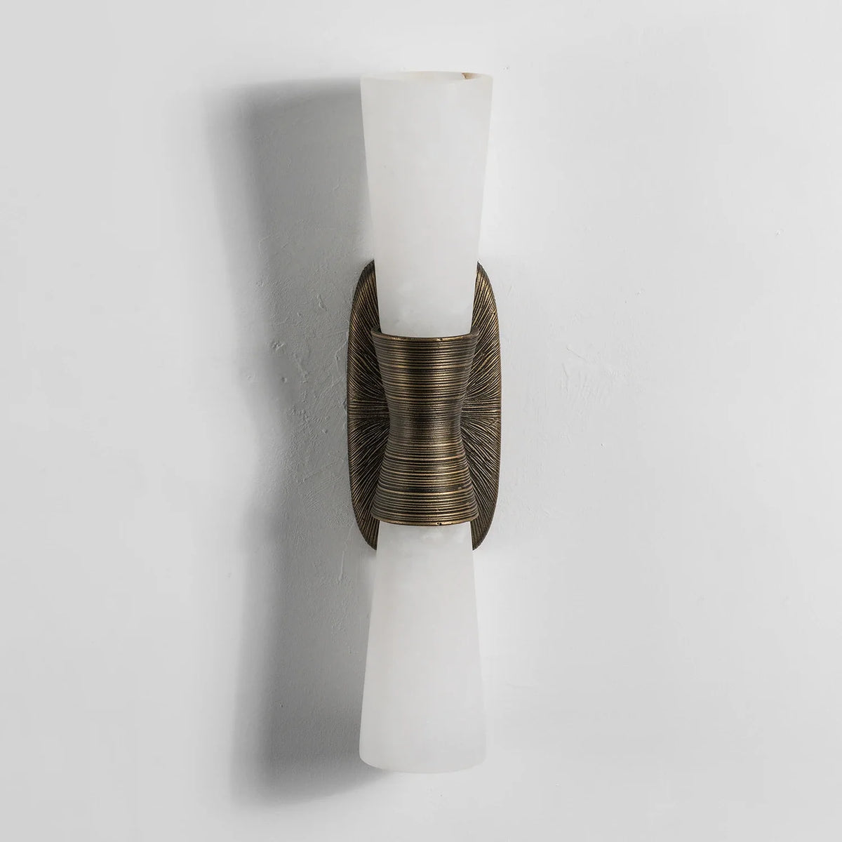 Twist Tapered Alabaster Wall Sconce – Alabaster detail 43