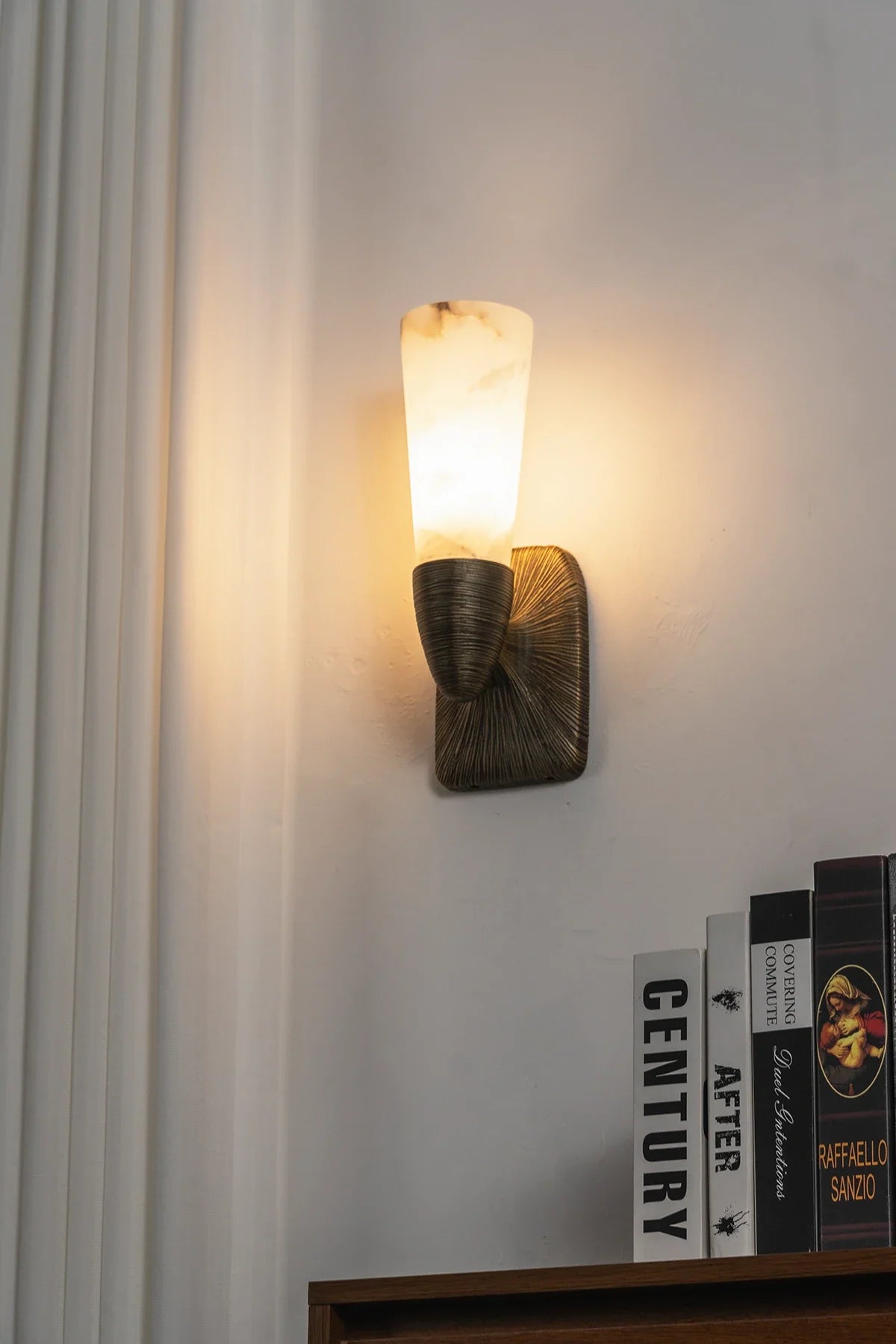 Twist Tapered Alabaster Wall Sconce – Alabaster detail 14