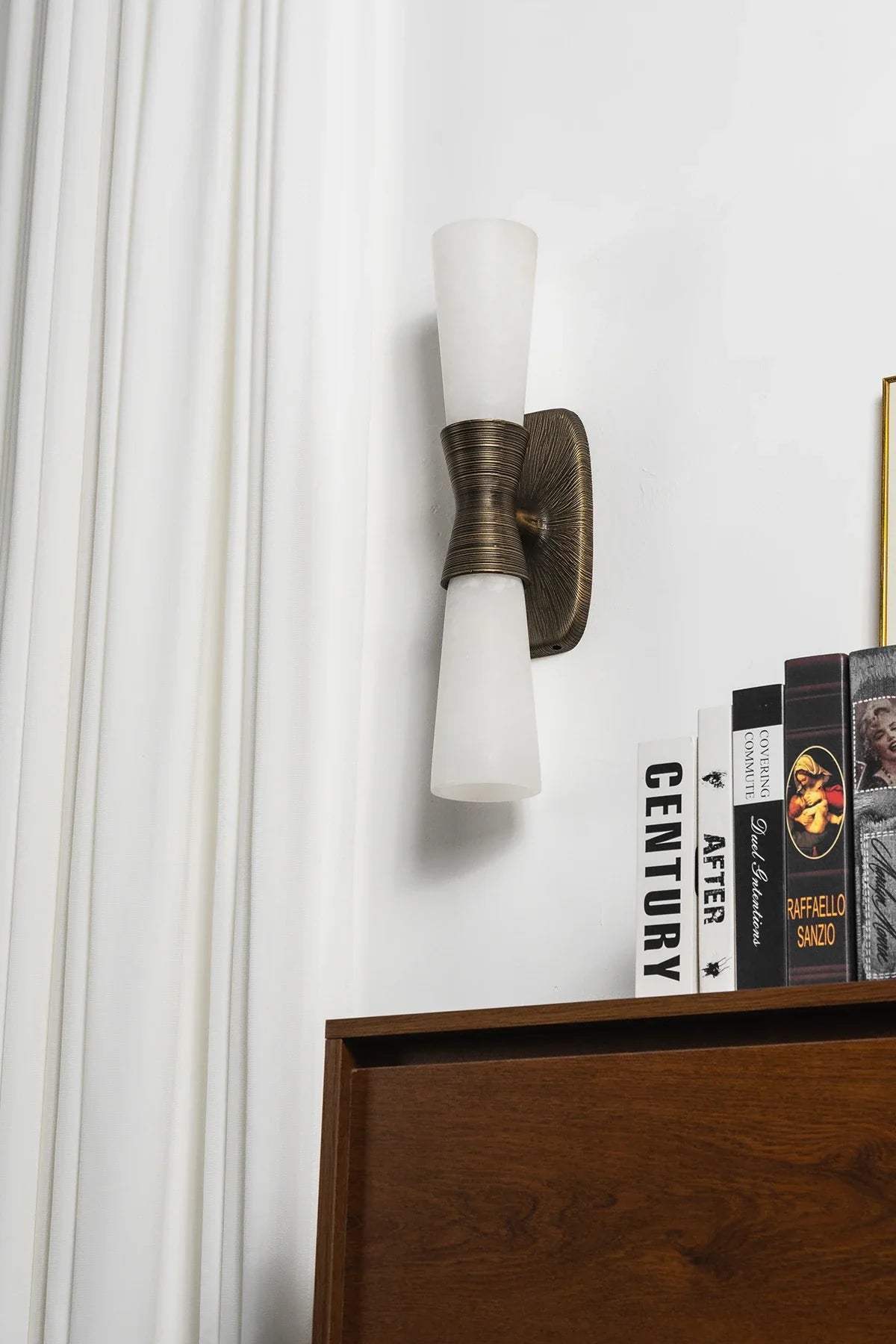 Twist Tapered Alabaster Wall Sconce – Alabaster detail 28