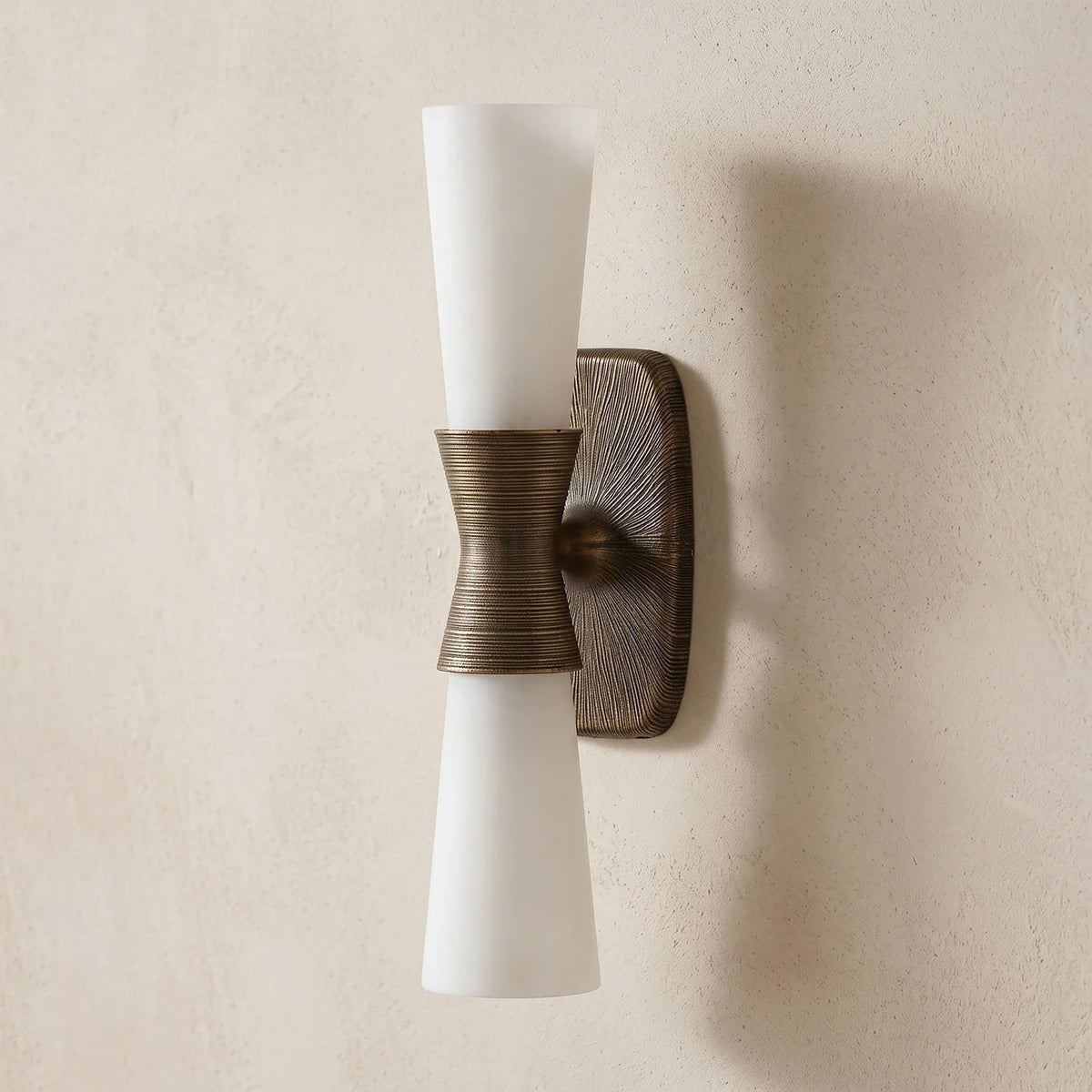 Twist Tapered Alabaster Wall Sconce – Alabaster detail 46