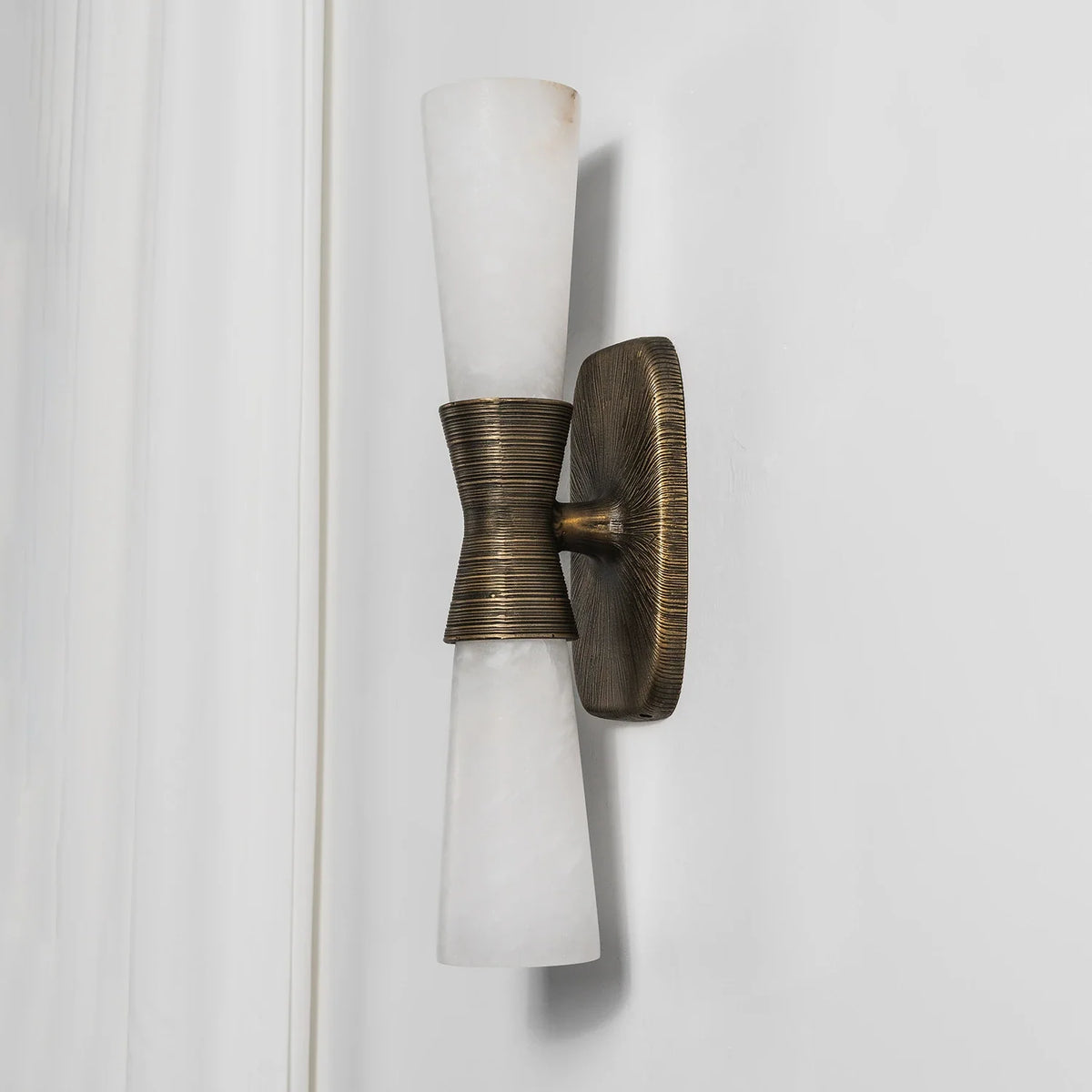 Twist Tapered Alabaster Wall Sconce – Alabaster detail 44