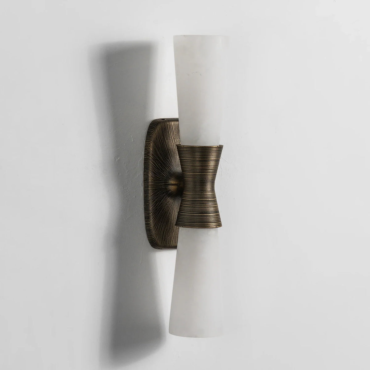 Twist Tapered Alabaster Wall Sconce – Alabaster detail 45