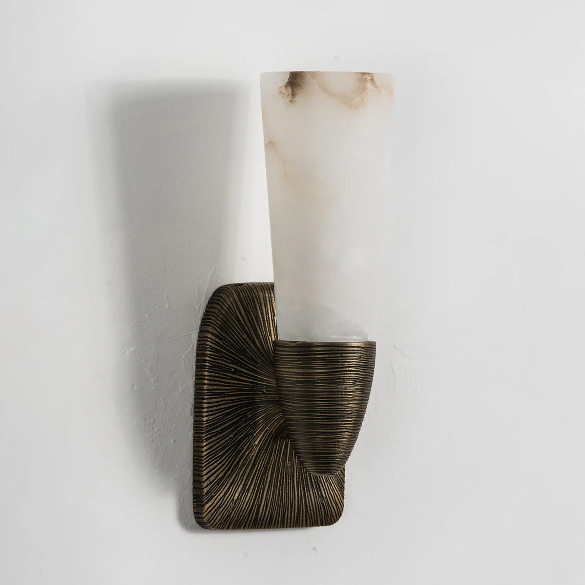 Twist Tapered Alabaster Wall Sconce – Alabaster detail 38