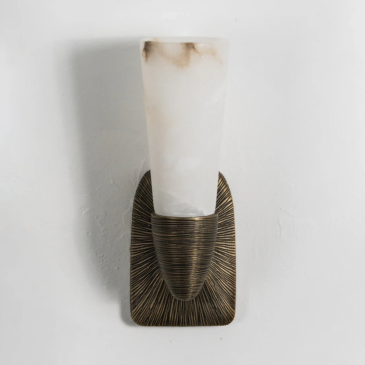 Twist Tapered Alabaster Wall Sconce – Alabaster detail 36