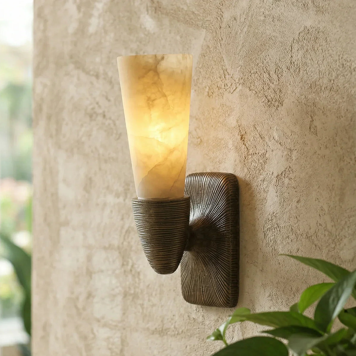 Twist Tapered Alabaster Wall Sconce – Alabaster detail 12