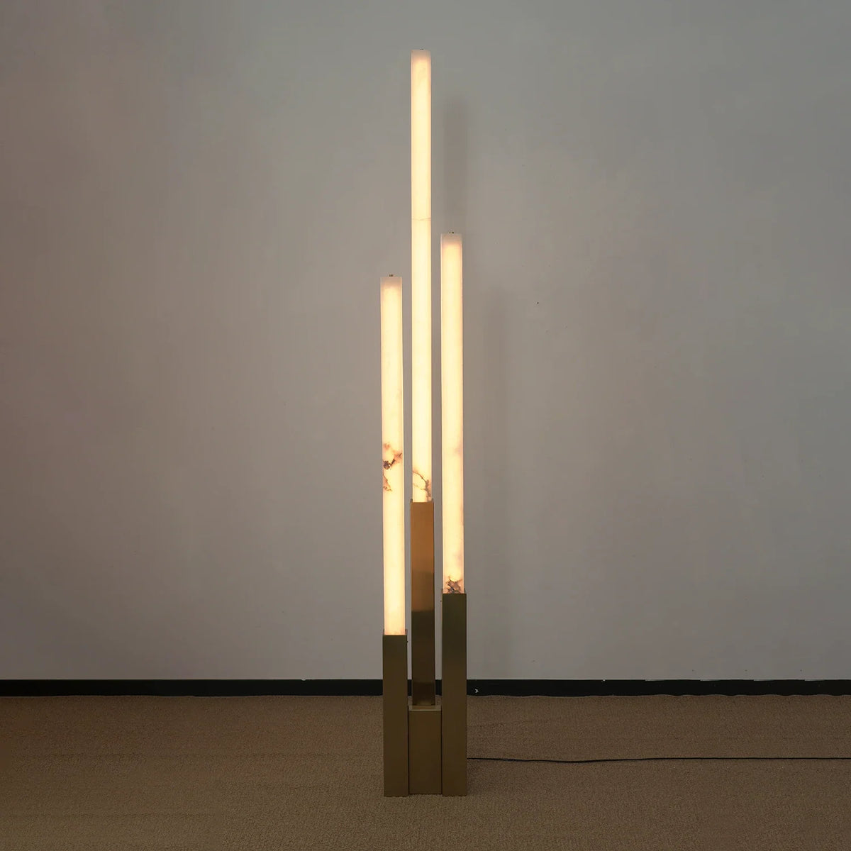 Vertical Alabaster Geometric Floor Lamp – Alabaster detail 13
