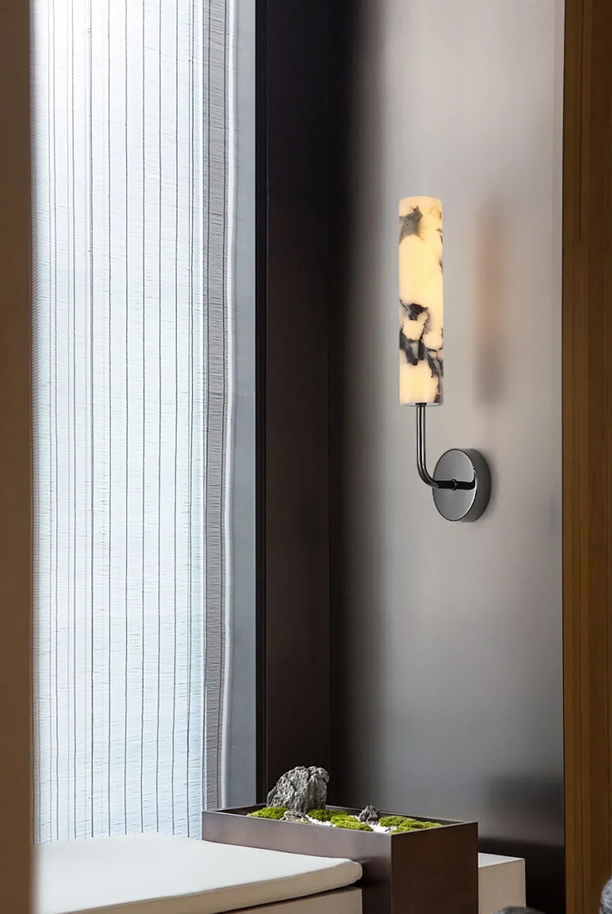 Vertical Marble Cylindrical Wall Light – Marble detail 7