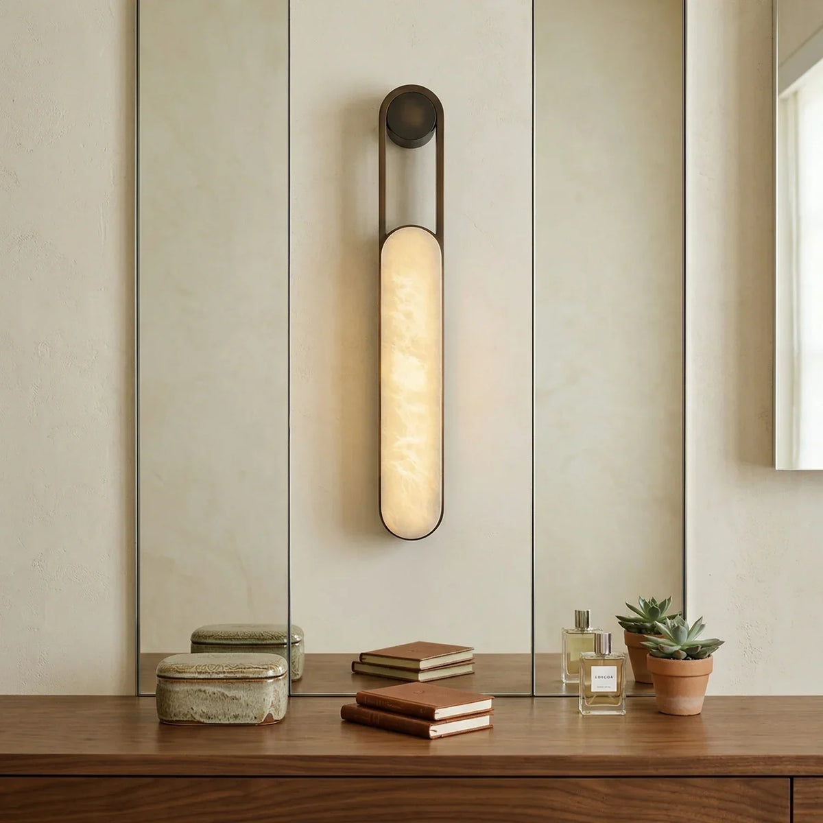 Vertical Ring Handle Alabaster Wall Lamp – Alabaster detail 4