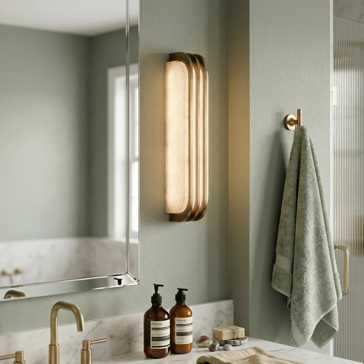 Virex Alabaster Layered Wall Sconce – Alabaster detail 2