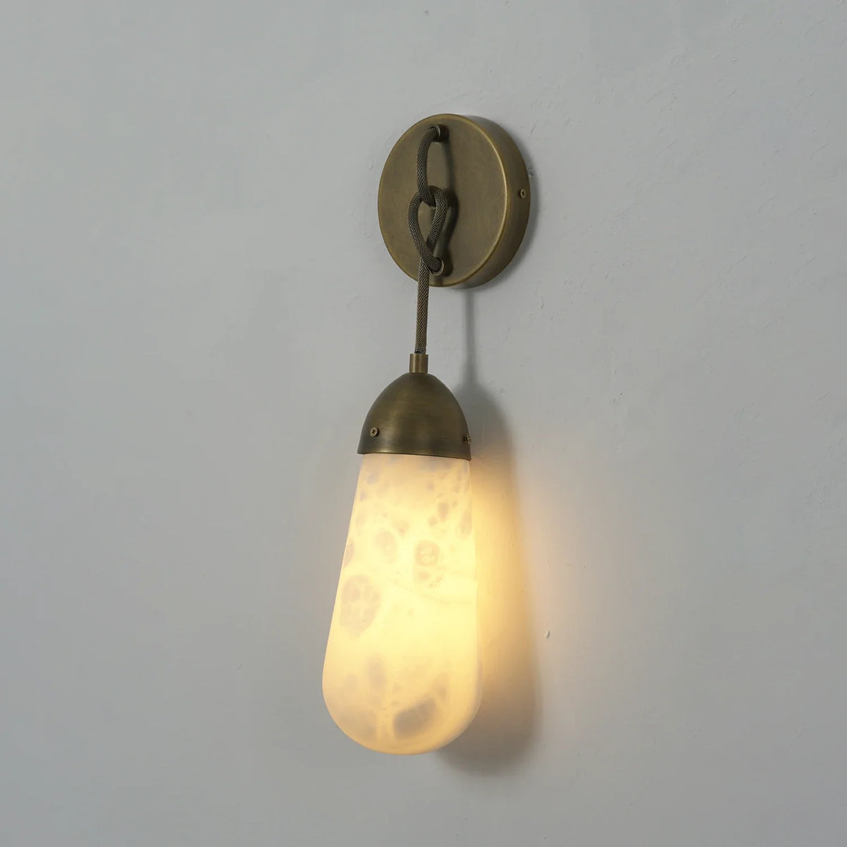 Wren Hanging Alabaster Sconce – Alabaster detail 11