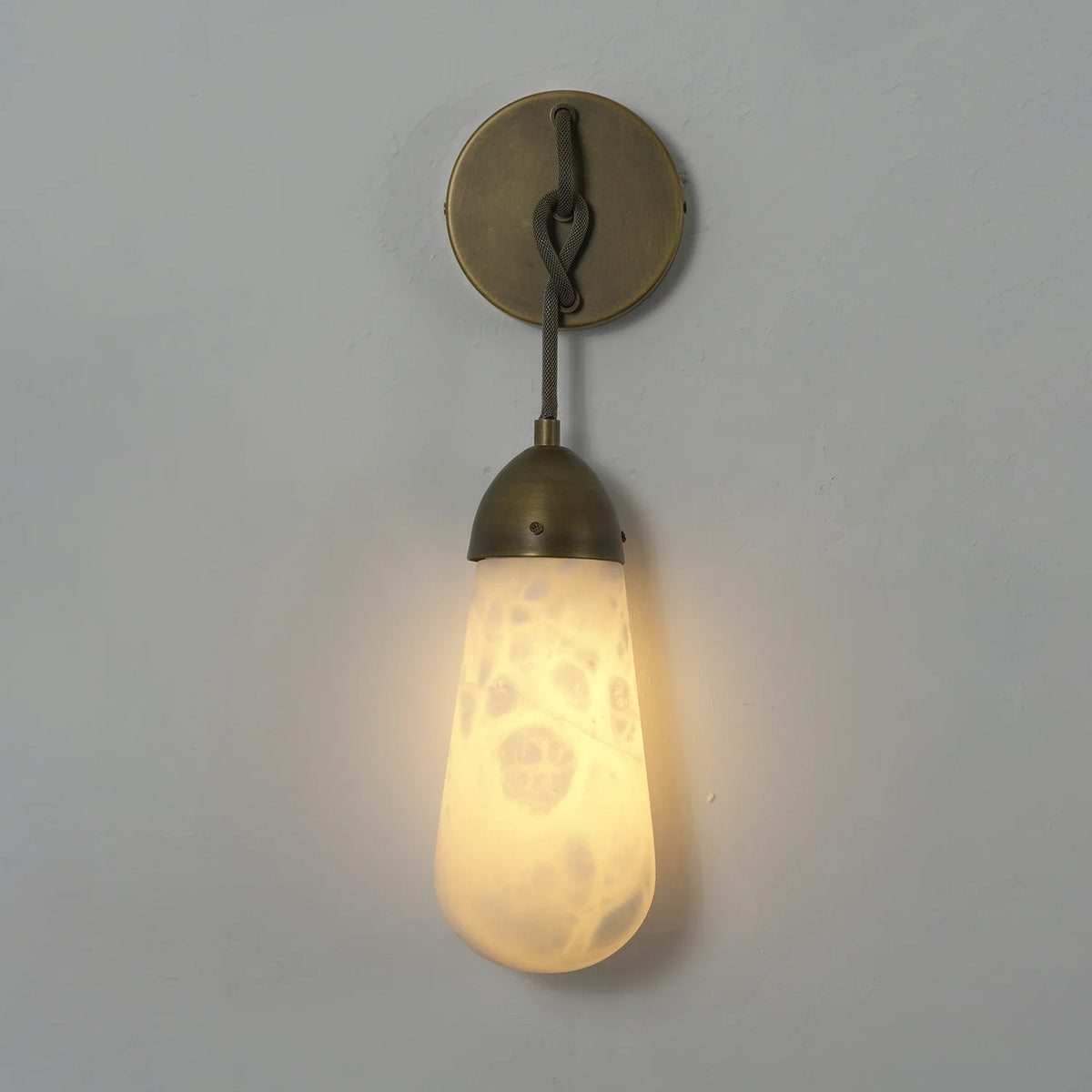 Wren Hanging Alabaster Sconce – Alabaster detail 12